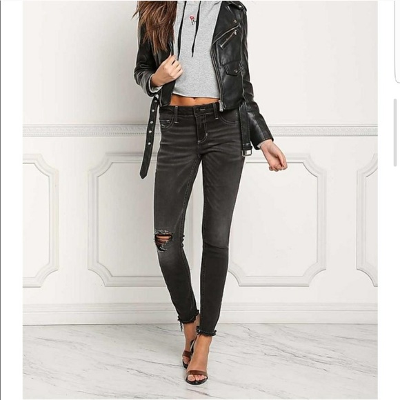 ♦️ LAST 2 Black Distressed Raw Hem Skinny Jeans - Picture 3 of 6